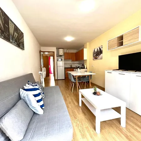 Charles 1 Apartment